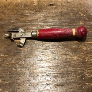 The whole internet collaborated and couldn’t find what this is. I’m not sure what this is, 50% of people don’t know too…