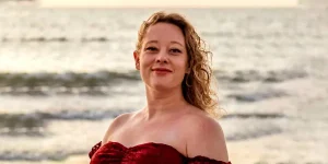 37-Year-Old Woman, Renee Nicole Good, Shot Dead by ICE Agent