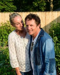 Michael J. Fox’s life story reflects the power of family, honesty, and resilience in the face of adversity. After his Parkinson’s diagnosis, he chose openness over silence, leaning on loved ones for s