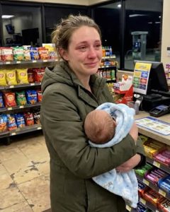 I Gave $4 to a Tired Mom at the Gas Station – A Week Later, an Envelope Arrived for Me at Work!?